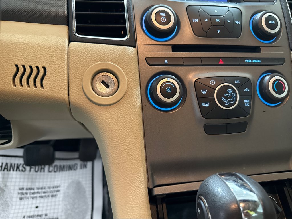 Used 2018 Ford Taurus SE FWD image 29