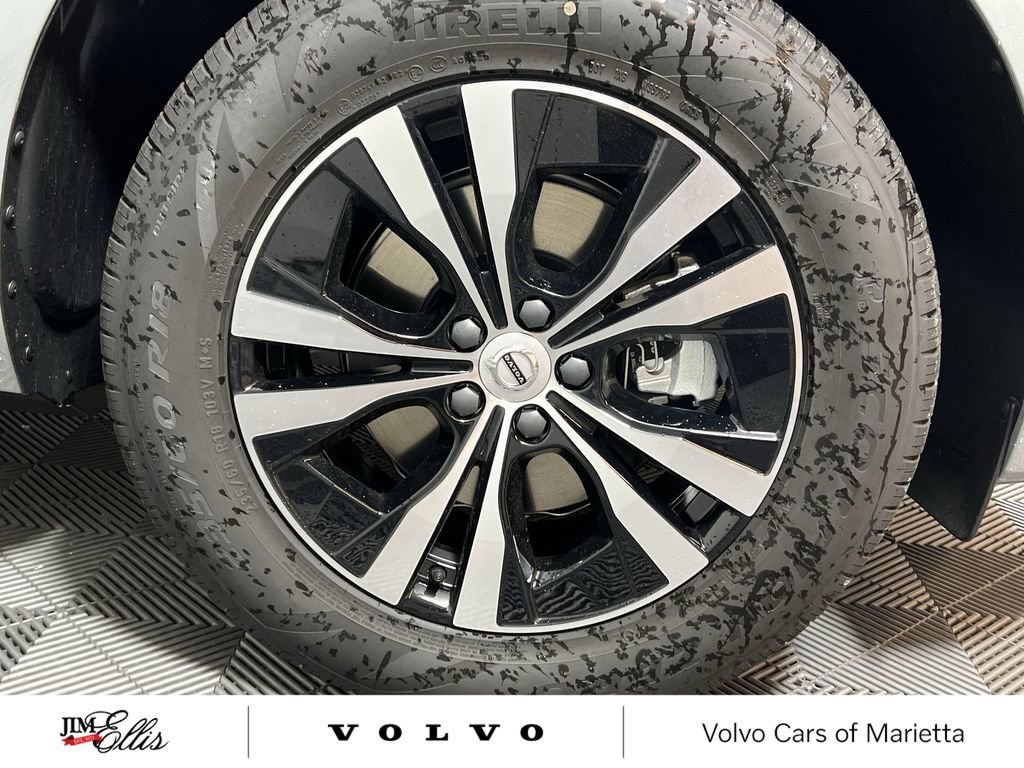 New 2025 Volvo XC60 B5 Core w/ Climate Package image 18