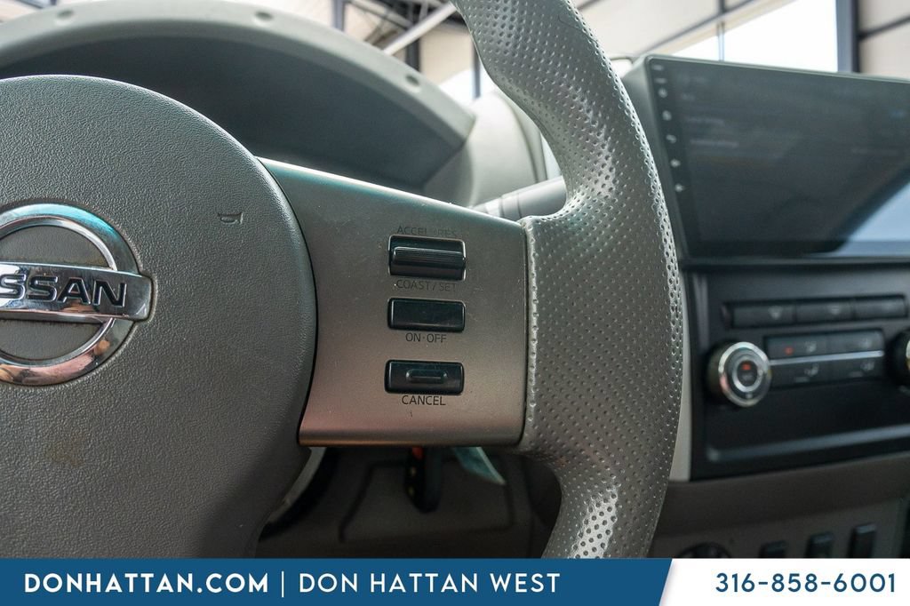 Used 2012 Nissan Frontier SV w/ SV Premium Utility Pkg AWD/4WD image 11