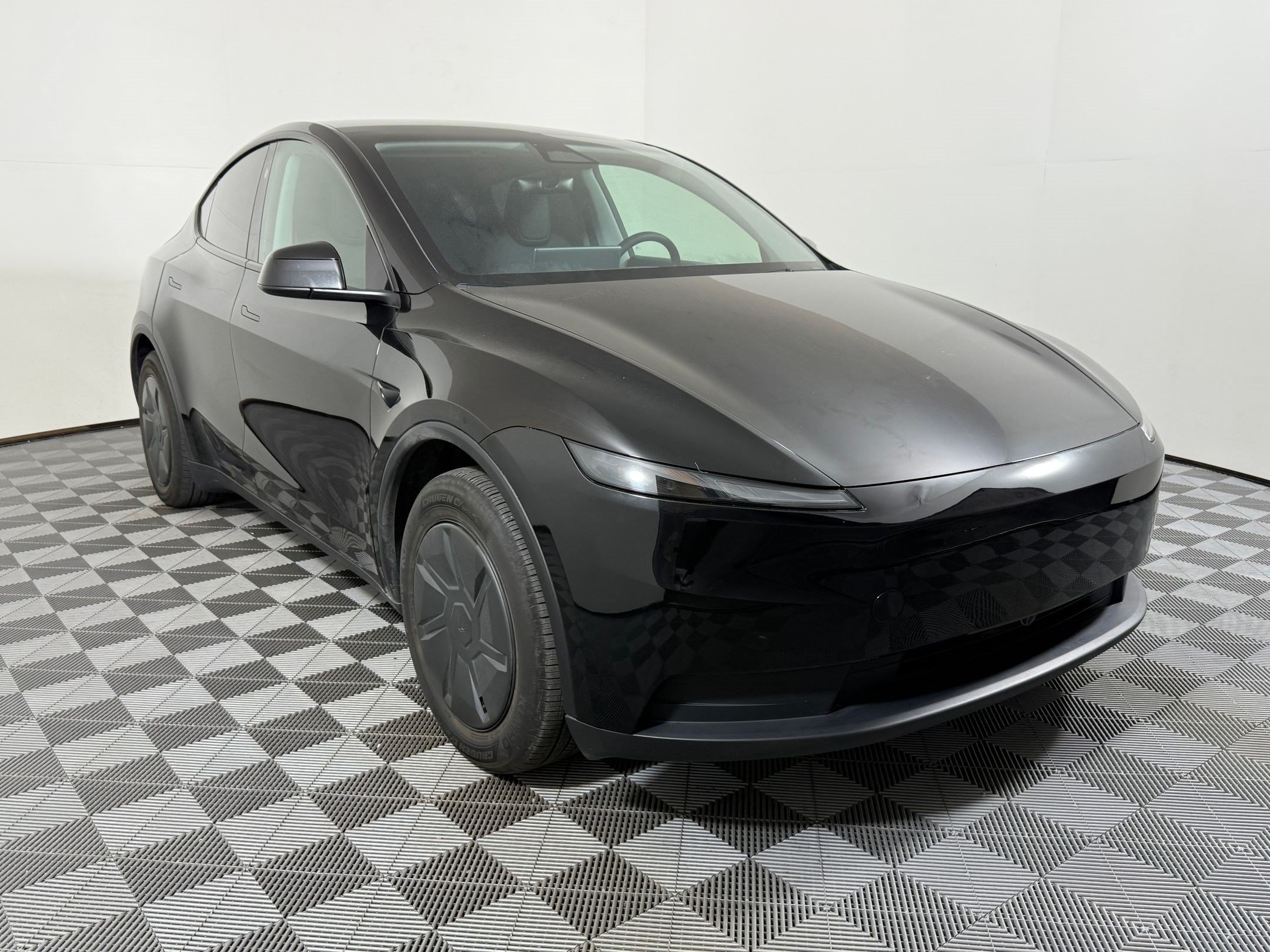Used 2026 Tesla Model Y 2WD image 7