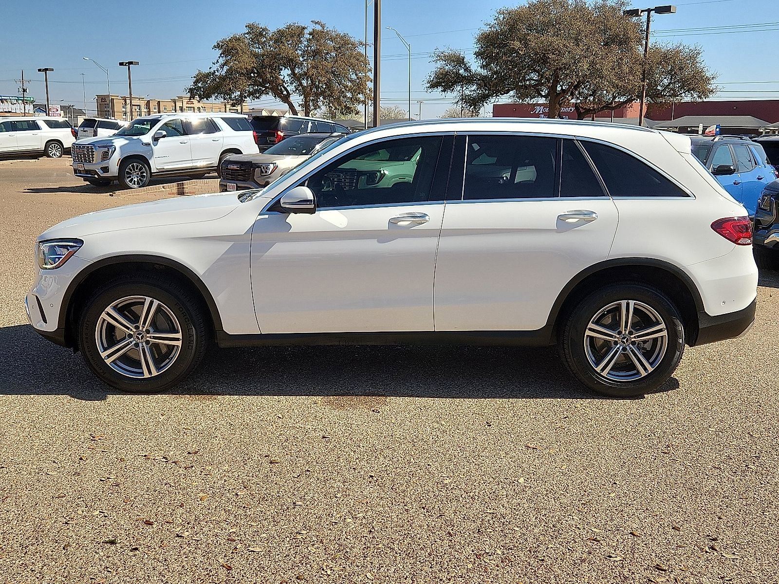 Used 2022 Mercedes-Benz GLC 300 image 2