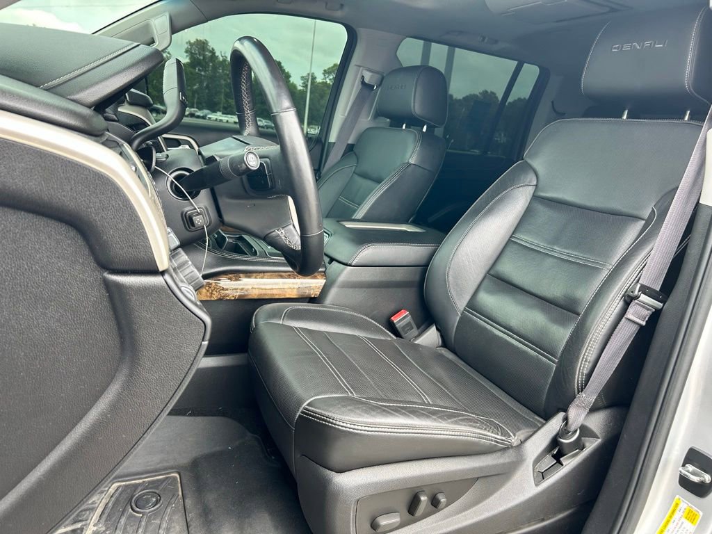 Used 2016 GMC Yukon XL Denali w/ Open Road Package AWD/4WD image 12