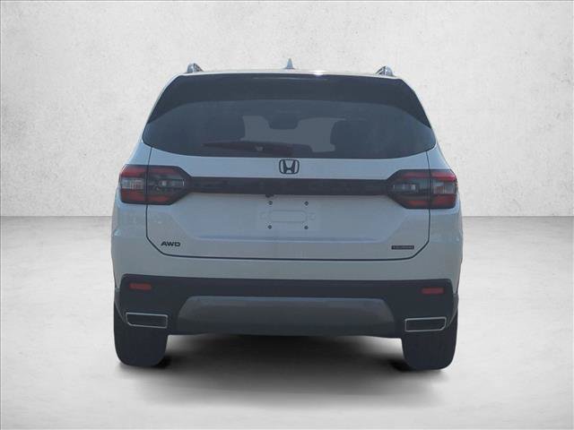 Used 2026 Honda Pilot Touring image 6