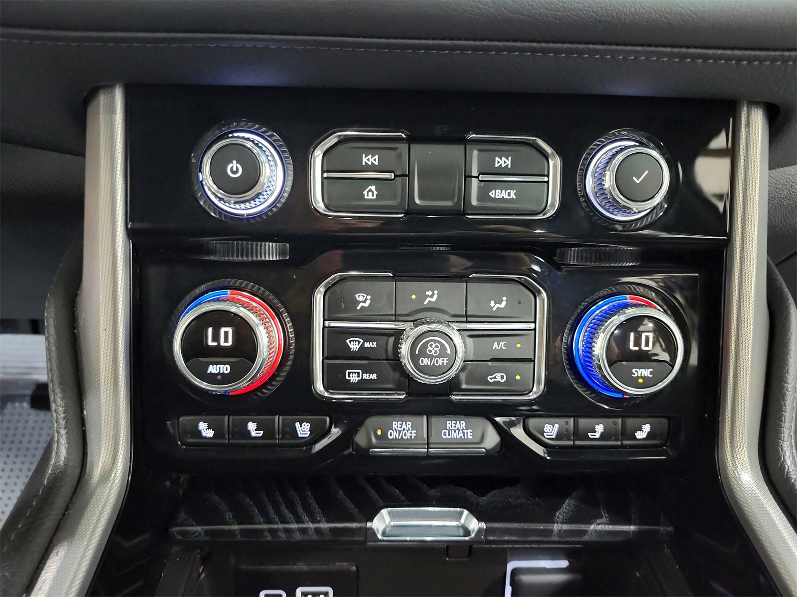 Used 2023 GMC Yukon Denali image 32