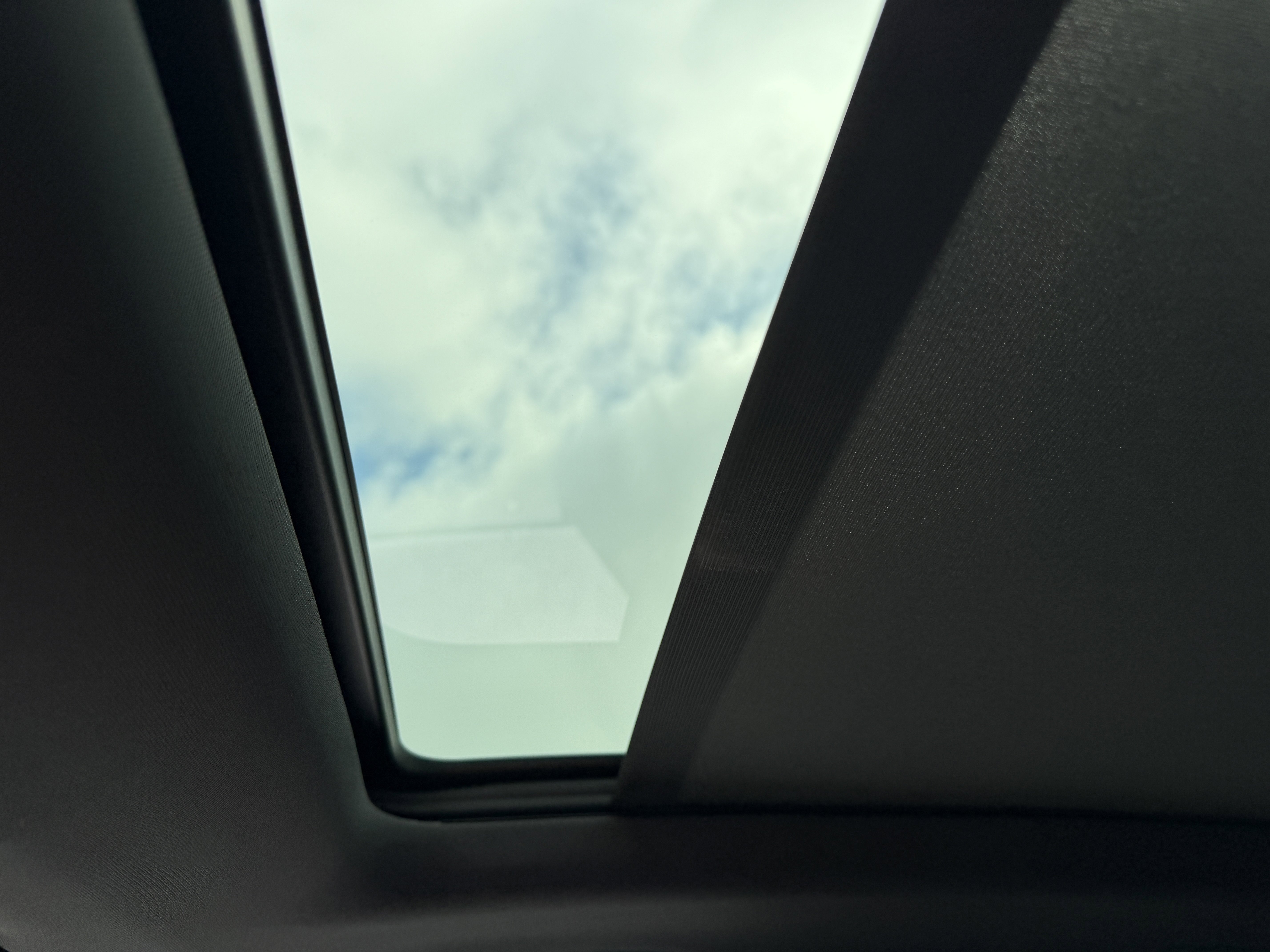 Used 2024 Porsche Macan 4 Electric image 28