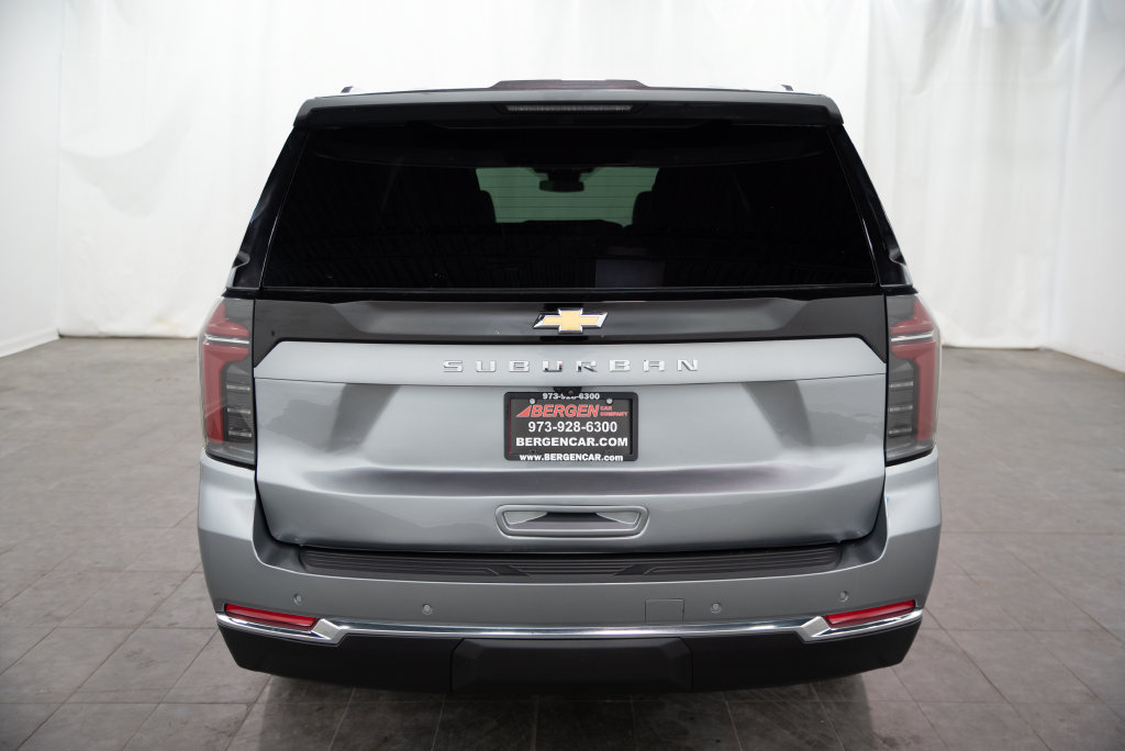 Used 2026 Chevrolet Suburban LT AWD/4WD image 11