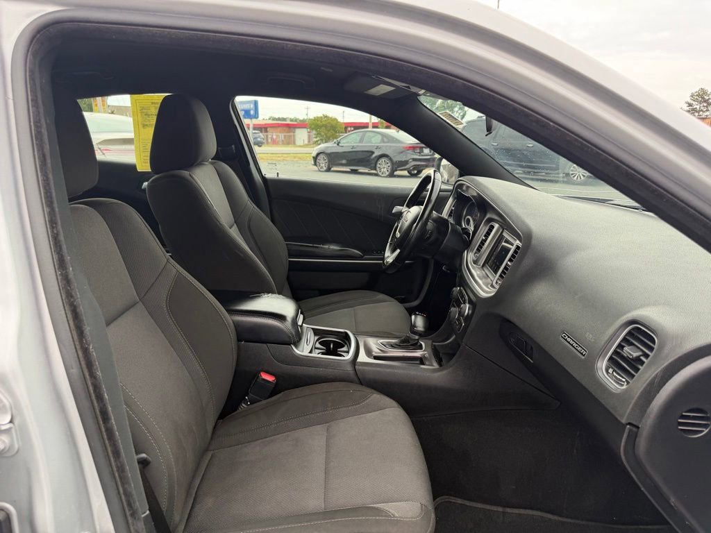 Used 2022 Dodge Charger SXT RWD image 28