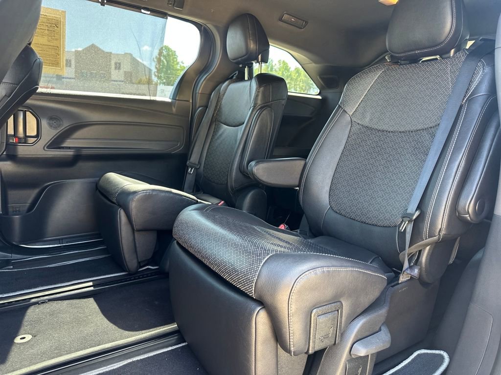 Used 2023 Toyota Sienna XSE image 20