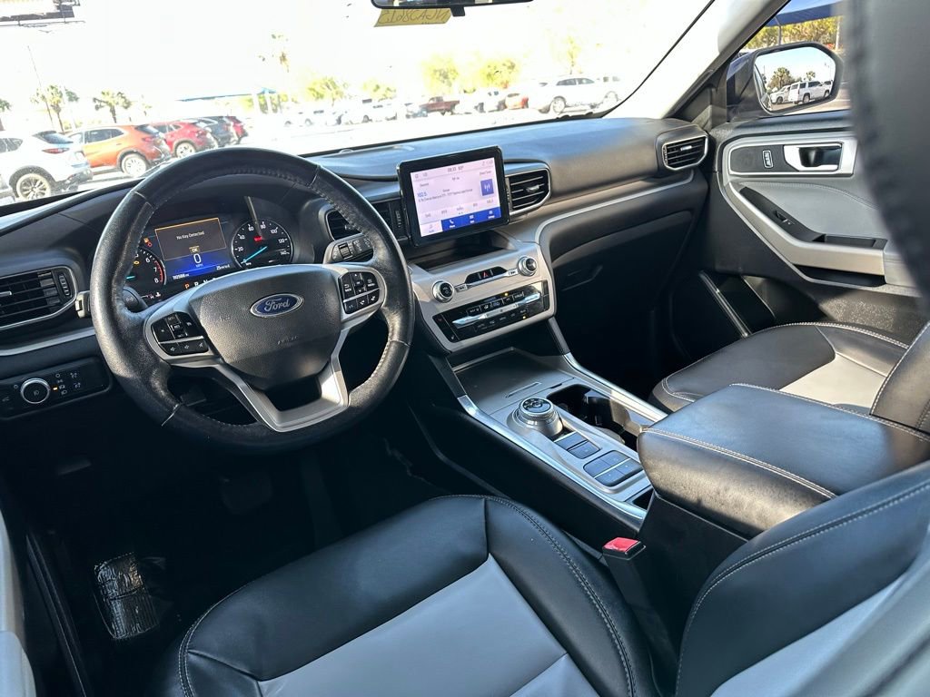 Certified 2022 Ford Explorer XLT w/ Equipment Group 202A RWD image 18