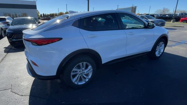 New 2026 Buick Envista Preferred FWD image 2