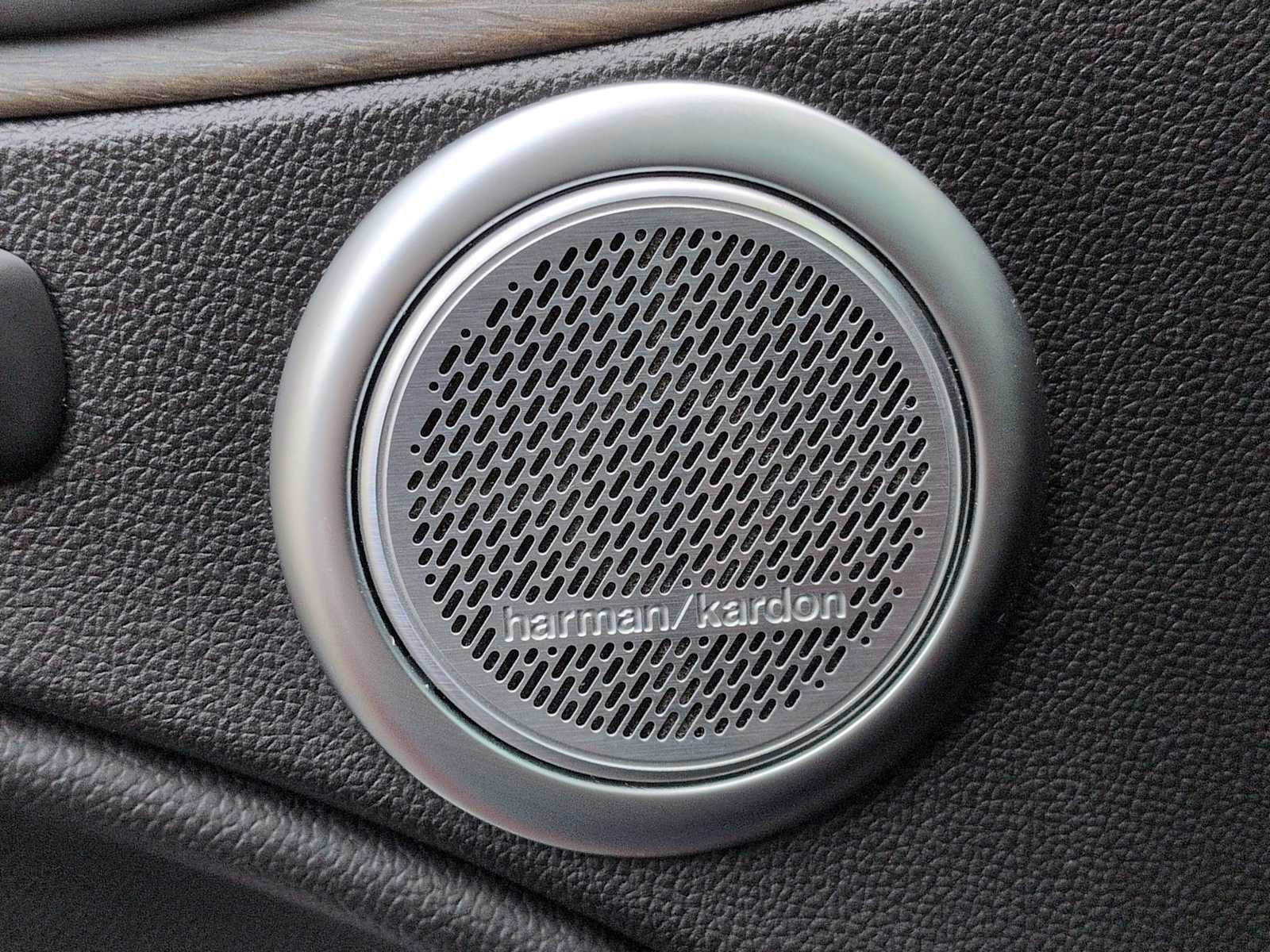 Used 2019 Alfa Romeo Stelvio Ti w/ TI Performance Package image 33