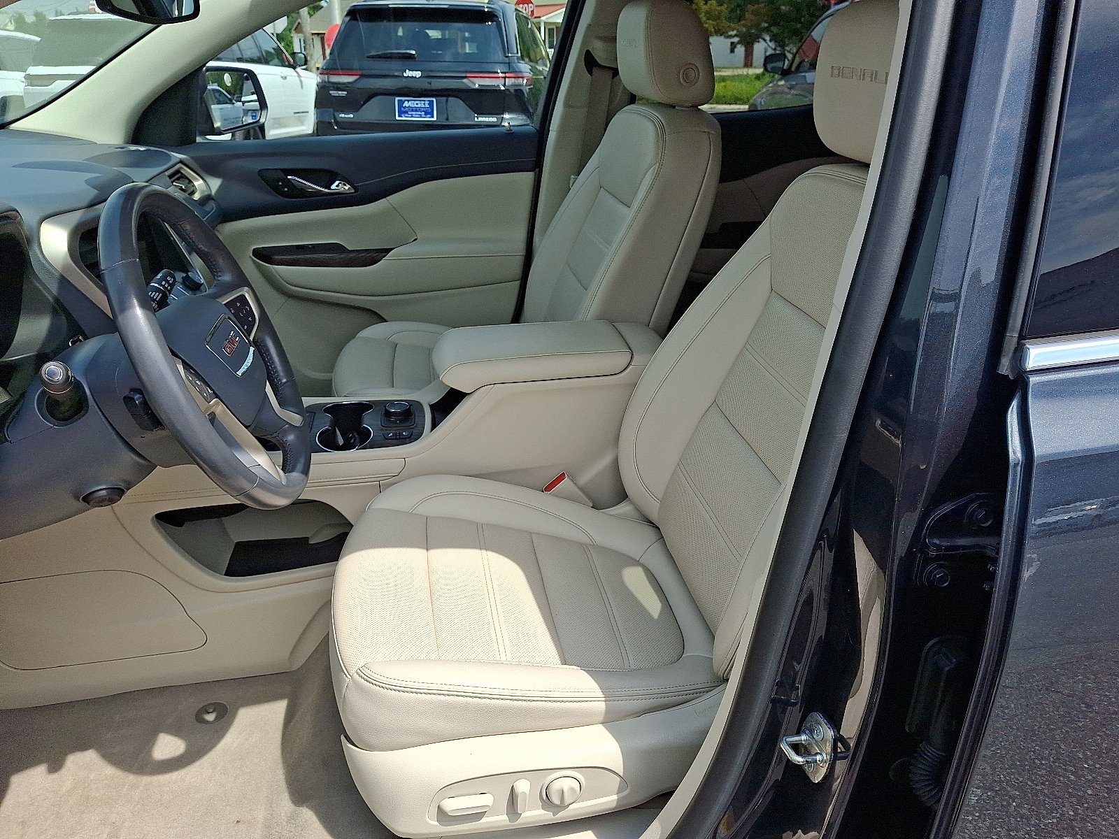 Used 2021 GMC Acadia Denali FWD image 13