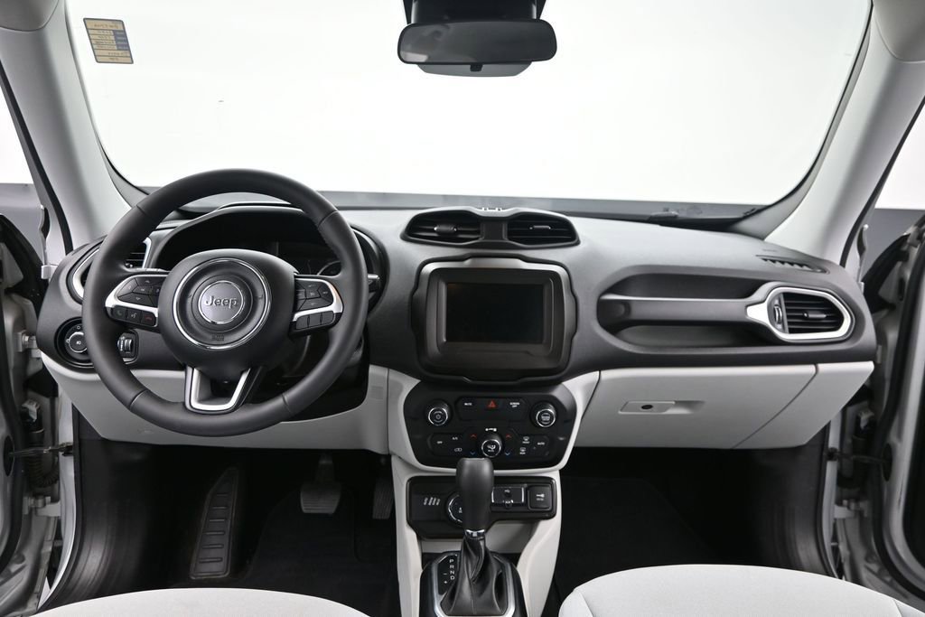 Used 2020 Jeep Renegade Latitude AWD/4WD image 29