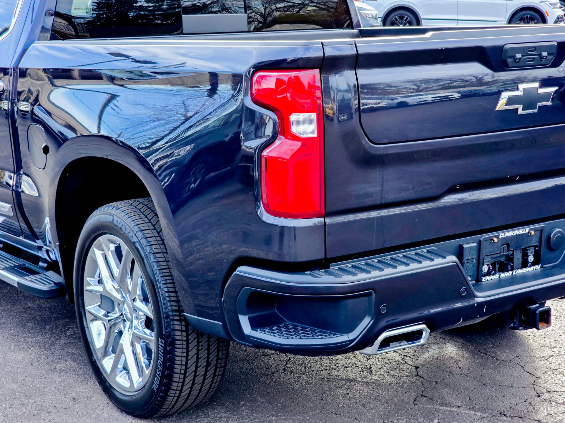 Used 2024 Chevrolet Silverado 1500 High Country w/ Technology Package image 17