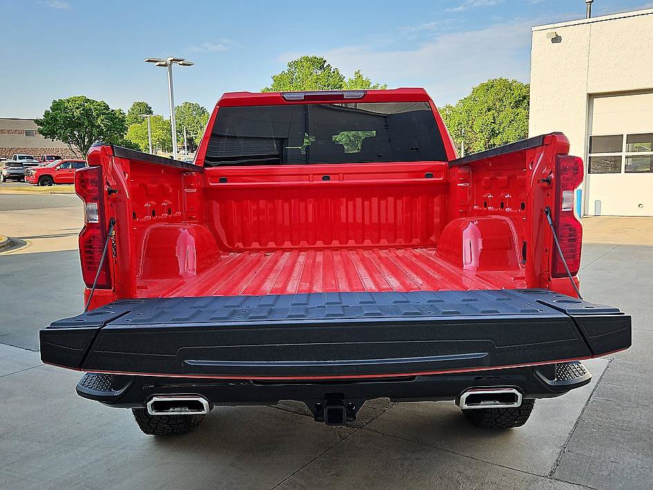 New 2026 Chevrolet Silverado 1500 Custom Trail Boss w/ LPO, Dark Essentials Package AWD/4WD image 5