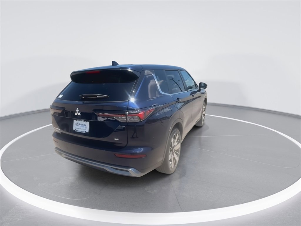 New 2025 Mitsubishi Outlander SE image 8