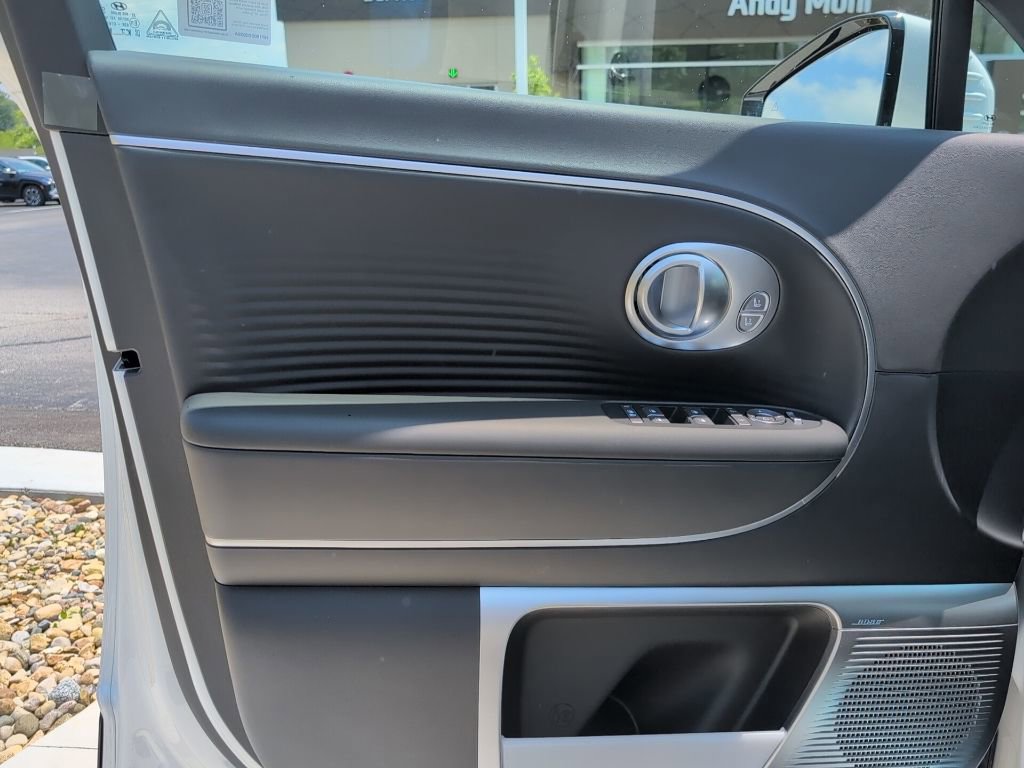 New 2026 Hyundai Ioniq 9 Limited image 22