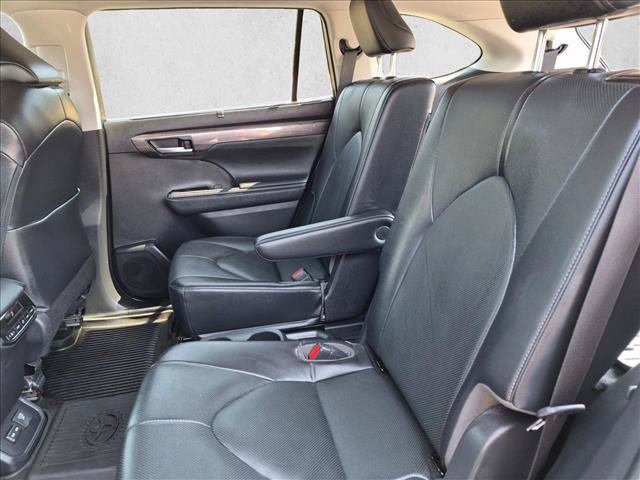 Used 2023 Toyota Highlander Limited AWD/4WD image 17