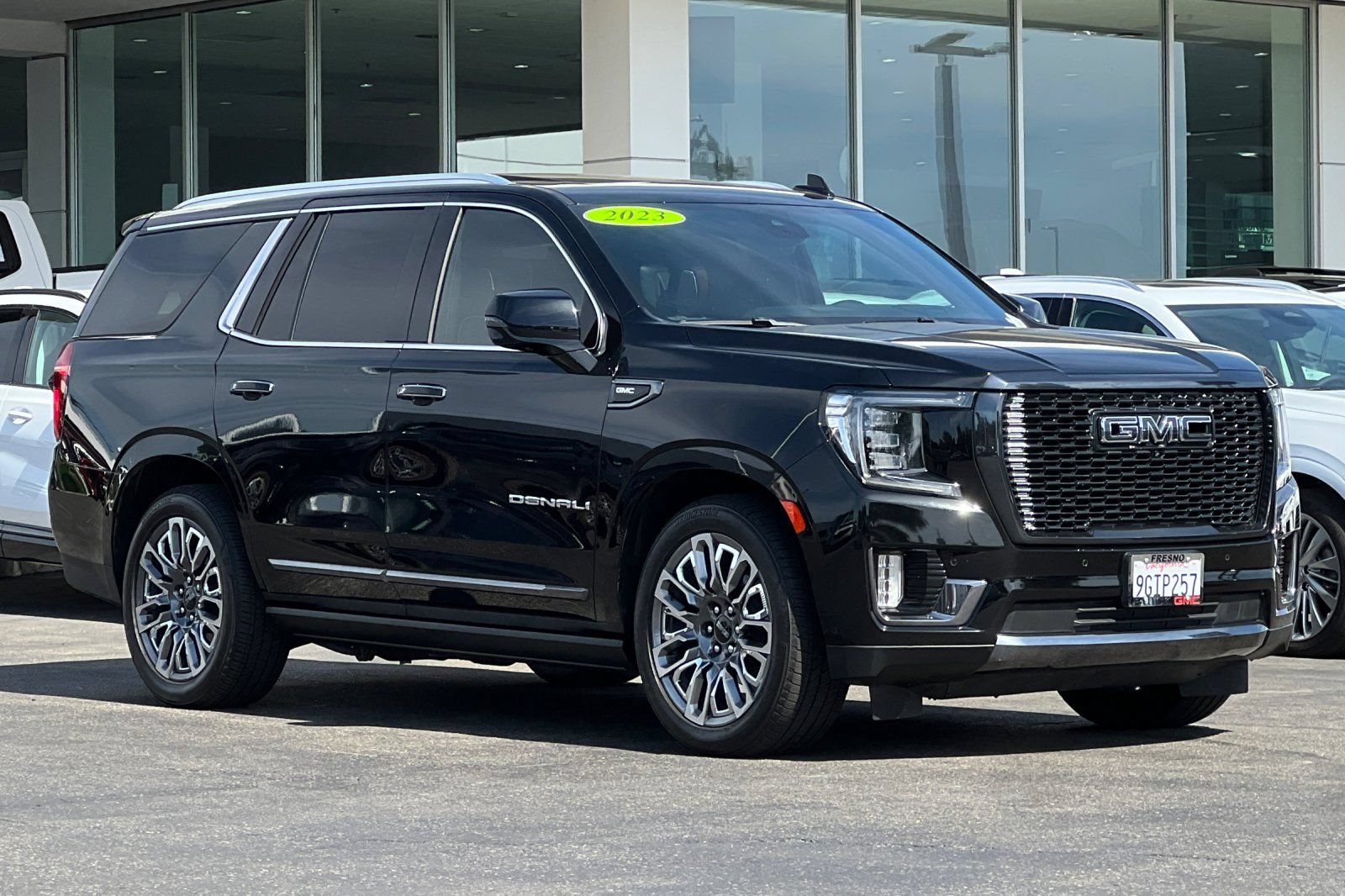 Used 2023 GMC Yukon Denali Ultimate AWD/4WD image 2