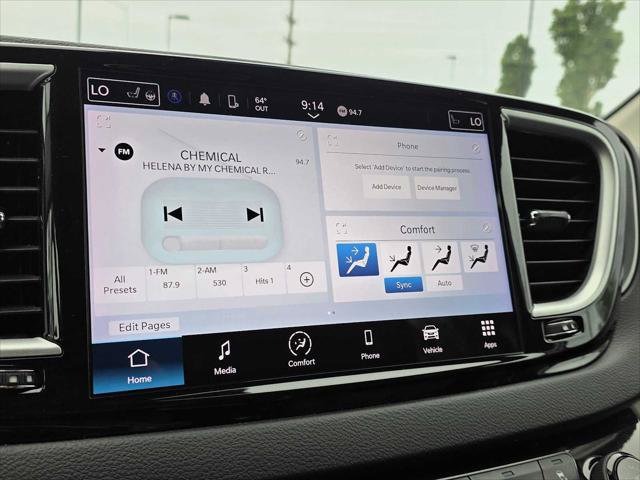 Used 2024 Chrysler Pacifica Touring-L FWD image 26
