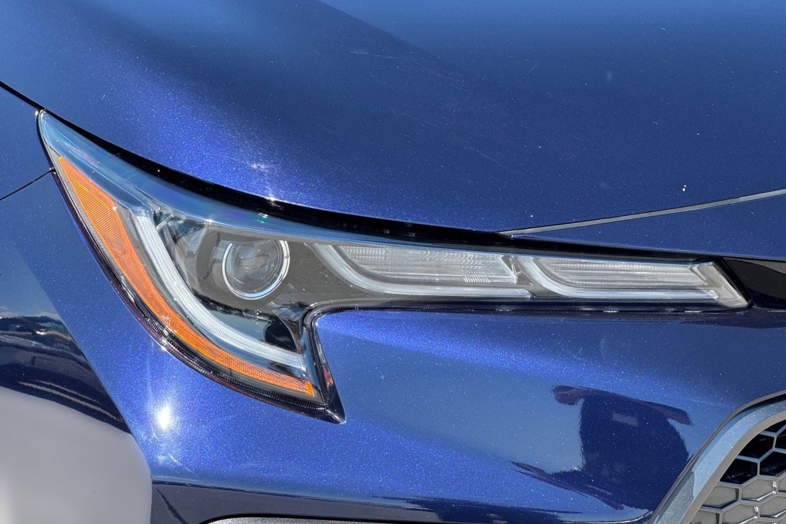 Used 2022 Toyota Corolla SE w/ SE Premium Package FWD image 9