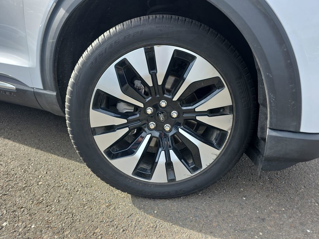 Used 2025 Ford Explorer Platinum w/ LUX Leather Package AWD/4WD image 11