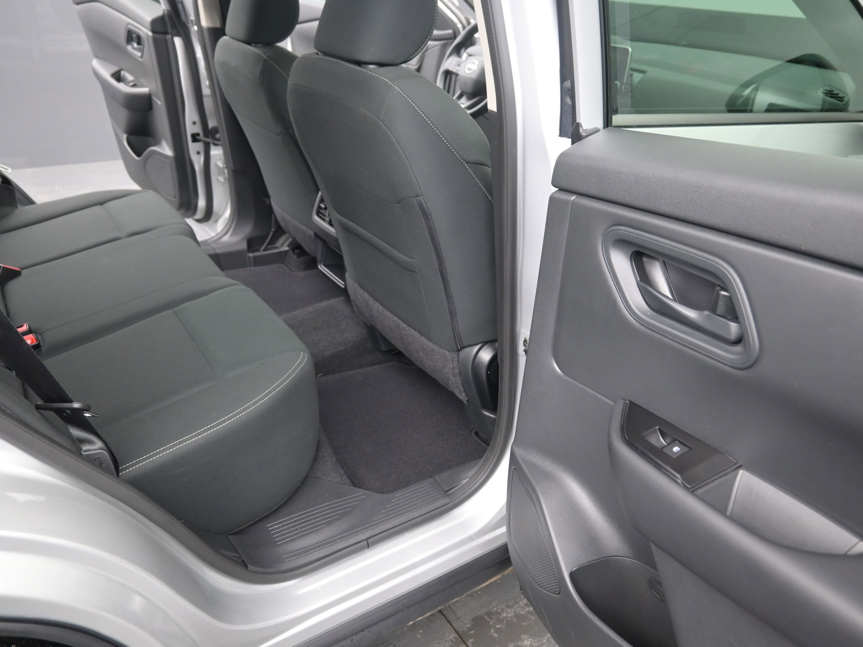 Certified 2025 Nissan Rogue S image 19