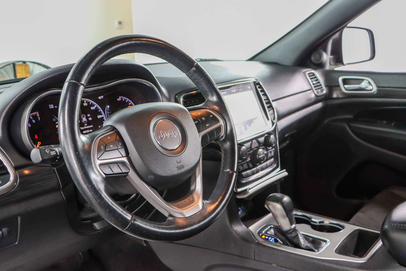 Used 2021 Jeep Grand Cherokee Laredo X image 22