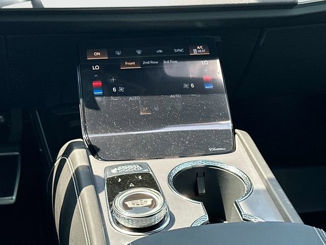 New 2026 Cadillac Vistiq Sport w/ LPO, Floor Liner Package AWD/4WD image 4