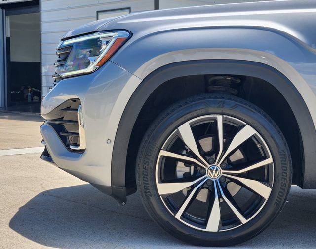 Used 2024 Volkswagen Atlas Cross Sport SEL Premium R-Line AWD/4WD image 8