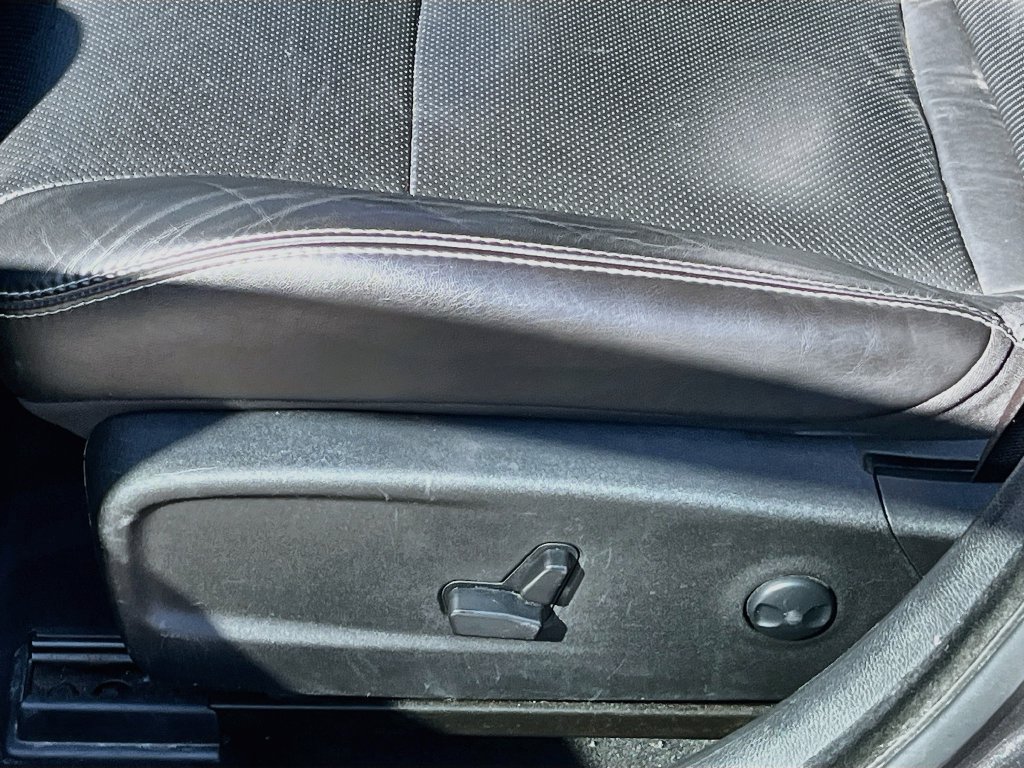 Used 2023 Chrysler 300 S w/ Comfort Group RWD image 20