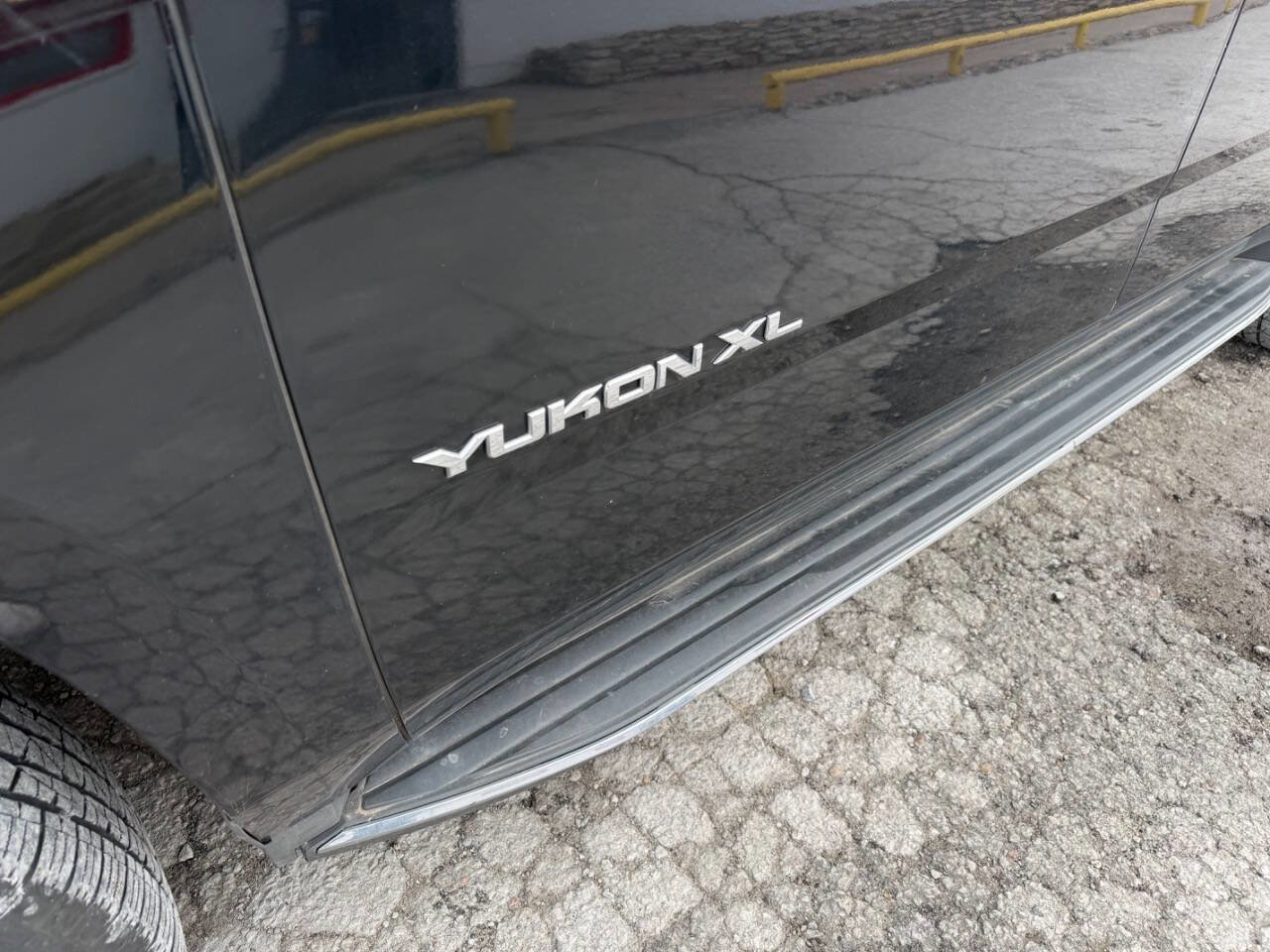 Used 2015 GMC Yukon XL SLE image 13