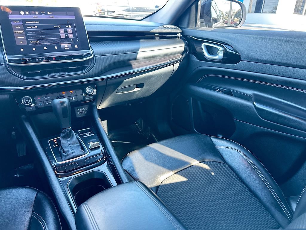 Used 2023 Jeep Compass Latitude image 22