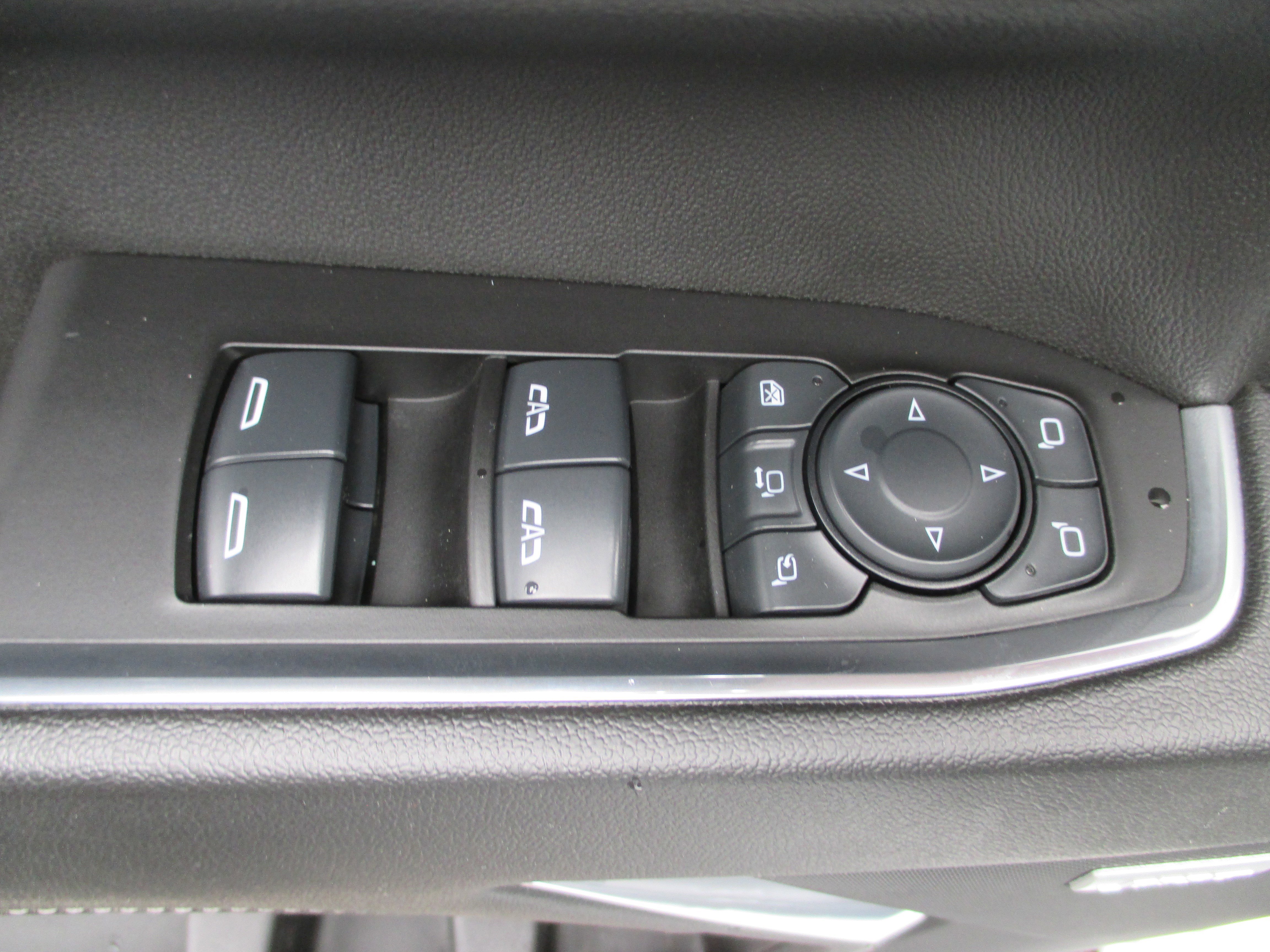 Used 2024 Chevrolet Silverado 3500 LTZ w/ LTZ Premium Package image 15