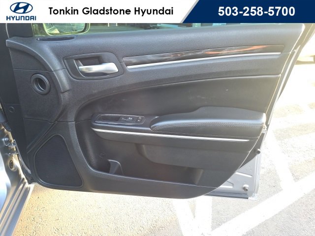 Used 2015 Chrysler 300 Limited w/ Driver Convenience Group image 19