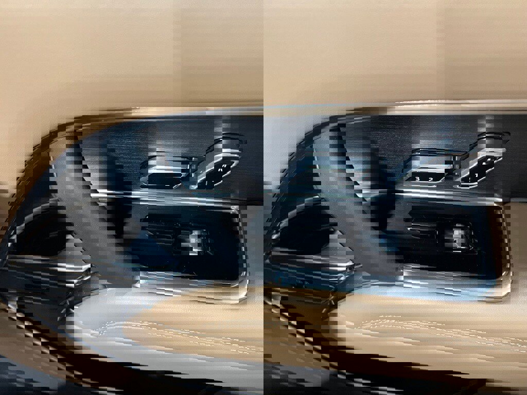 Used 2024 Land Rover Range Rover Long Wheelbase SE image 26