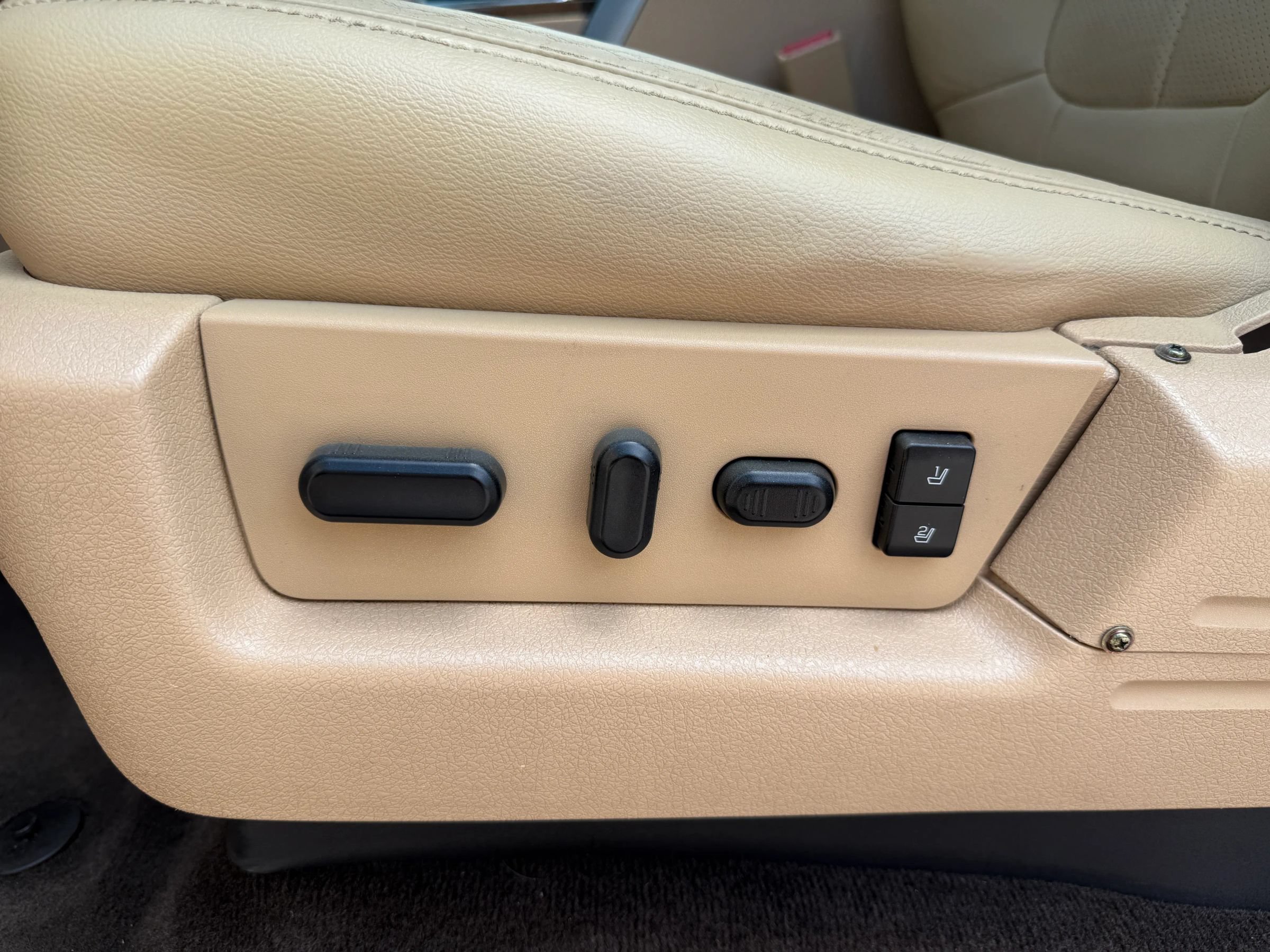 Used 2014 Ford F150 Lariat w/ Equipment Group 502A Luxury RWD image 19