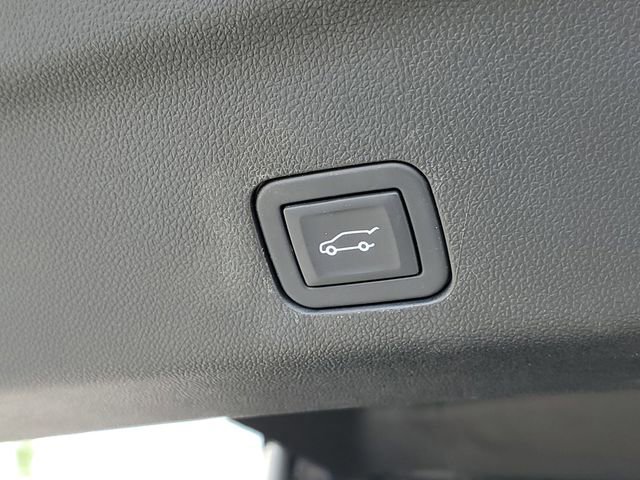 Used 2024 Chevrolet Tahoe Z71 w/ Luxury Package AWD/4WD image 9