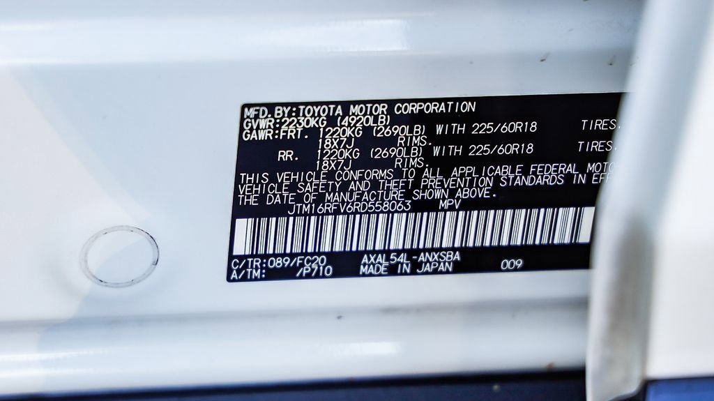 Used 2024 Toyota RAV4 SE image 29