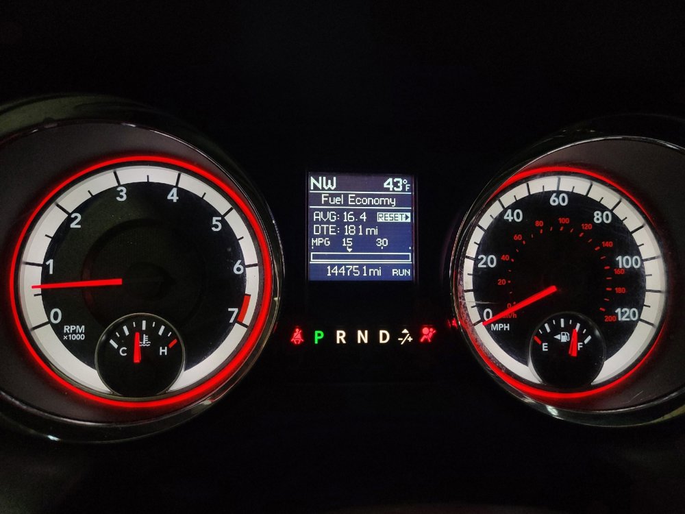 Used 2015 Dodge Grand Caravan SXT w/ Rear Park Assist Package FWD image 23