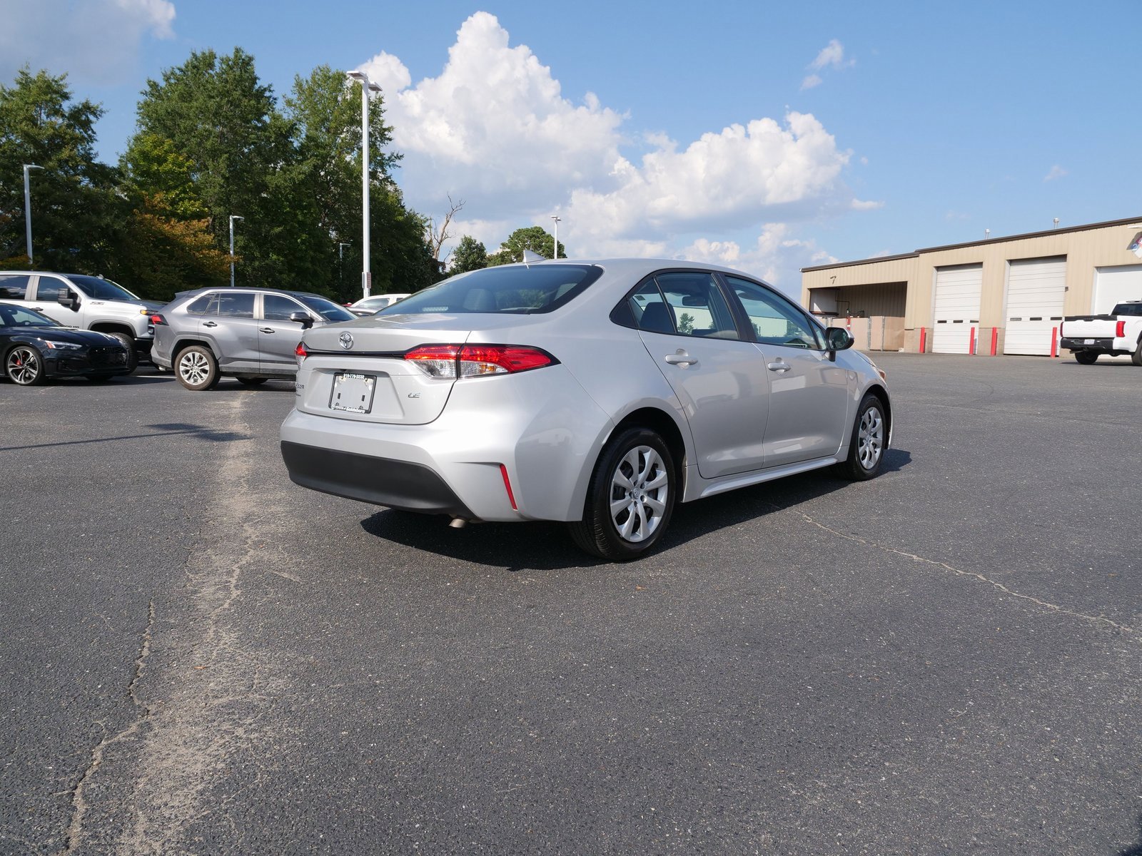 Used 2025 Toyota Corolla LE image 3