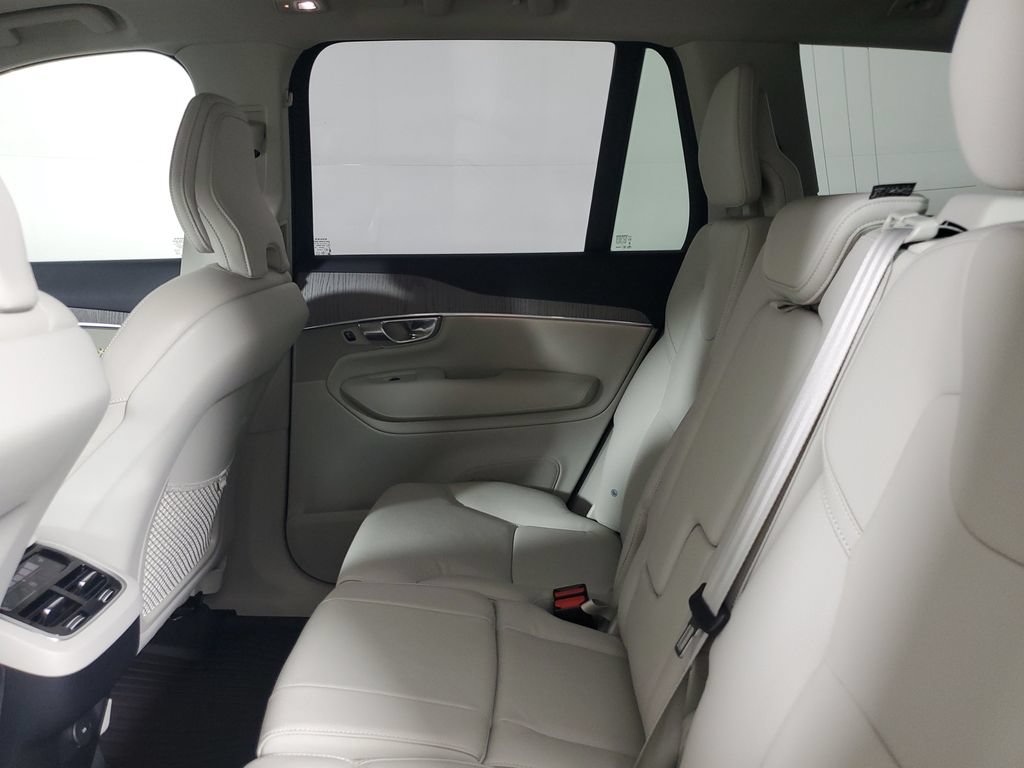 Certified 2025 Volvo XC90 B5 Plus w/ Protection Package AWD/4WD image 13