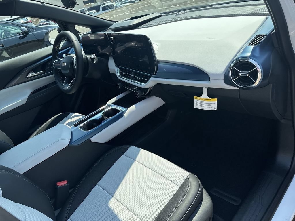 New 2026 Chevrolet Equinox EV LT w/ Convenience Package II AWD/4WD image 29