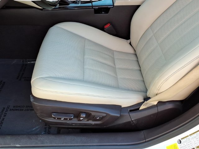 Used 2016 Lexus ES 350 w/ Luxury Package w/Wood Trim FWD image 6