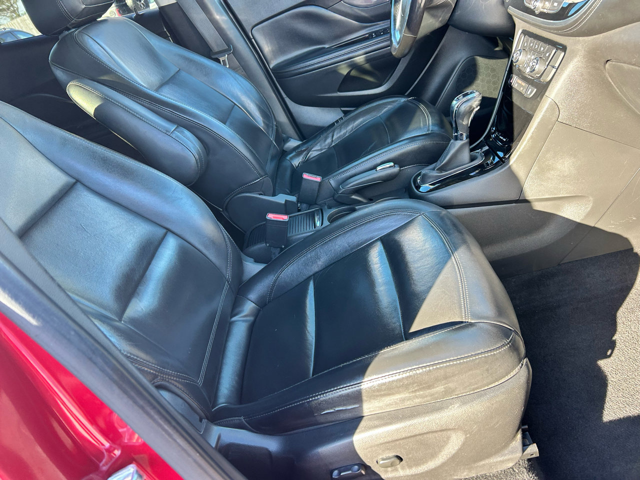 Used 2019 Buick Encore Essence image 10