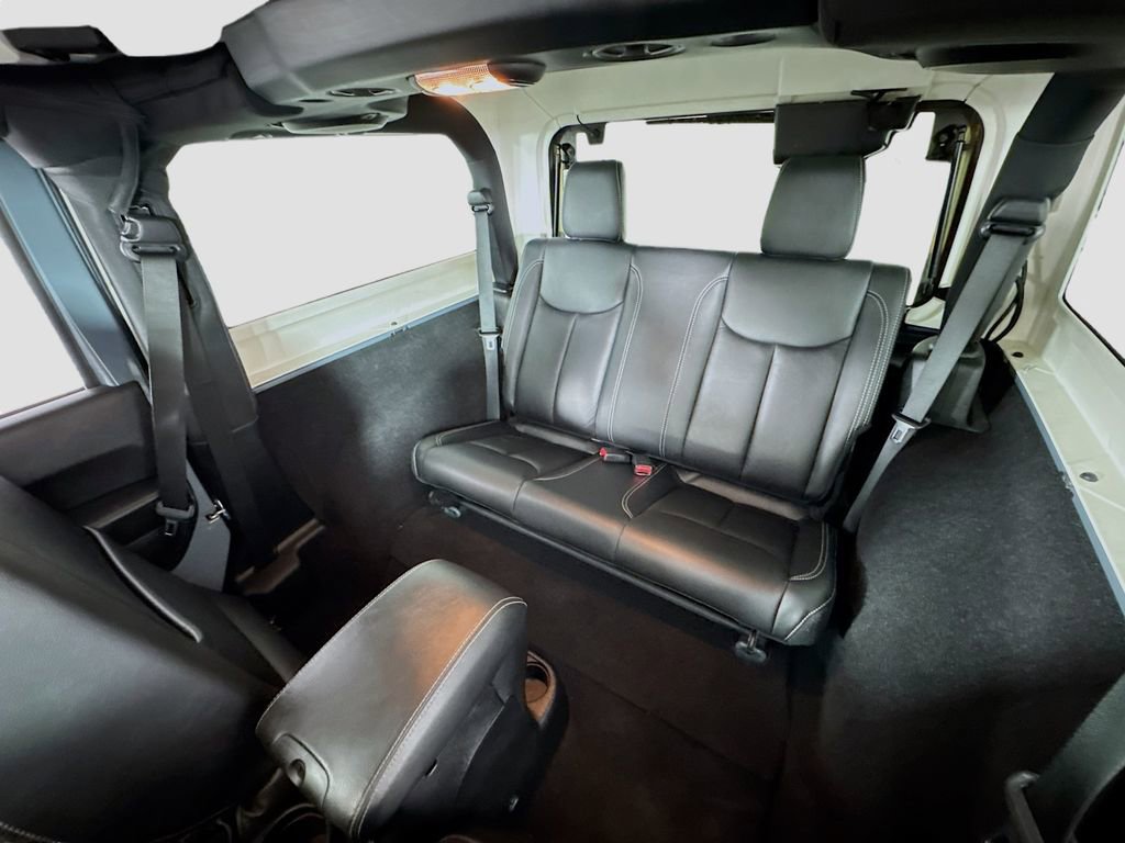 Used 2014 Jeep Wrangler Rubicon AWD/4WD image 12