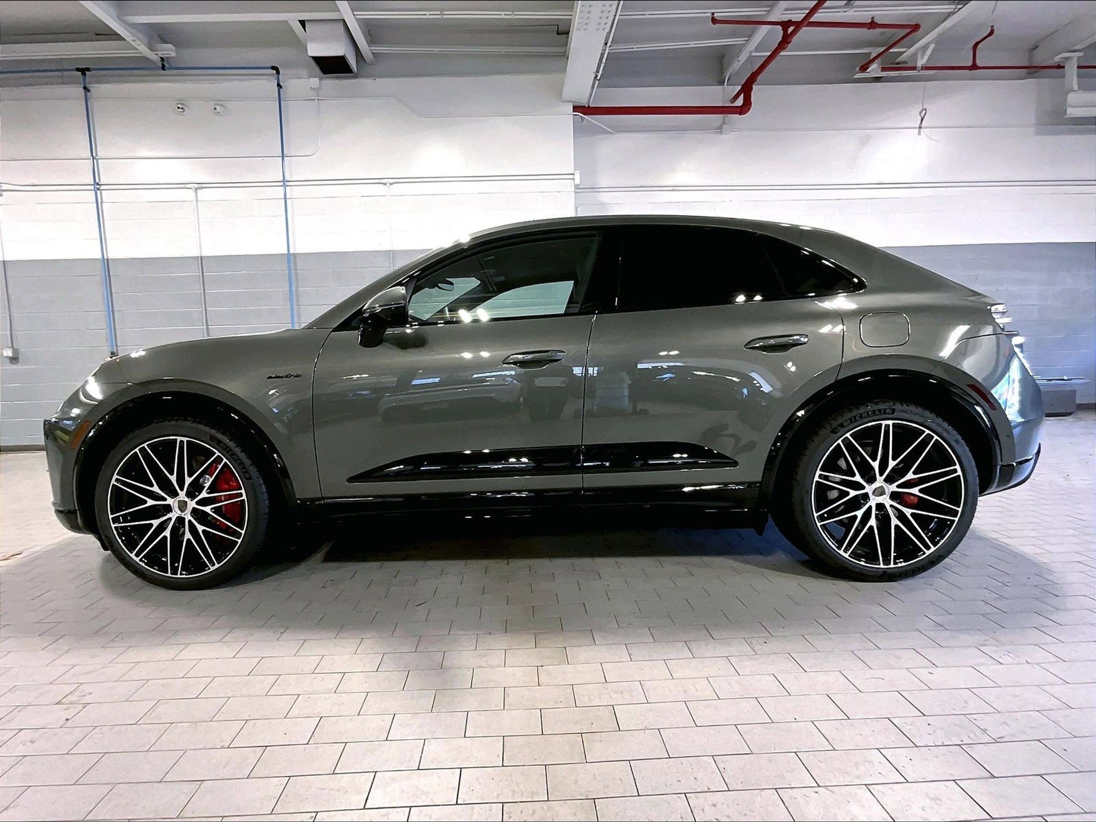 New 2026 Porsche Macan Turbo Electric AWD/4WD image 2