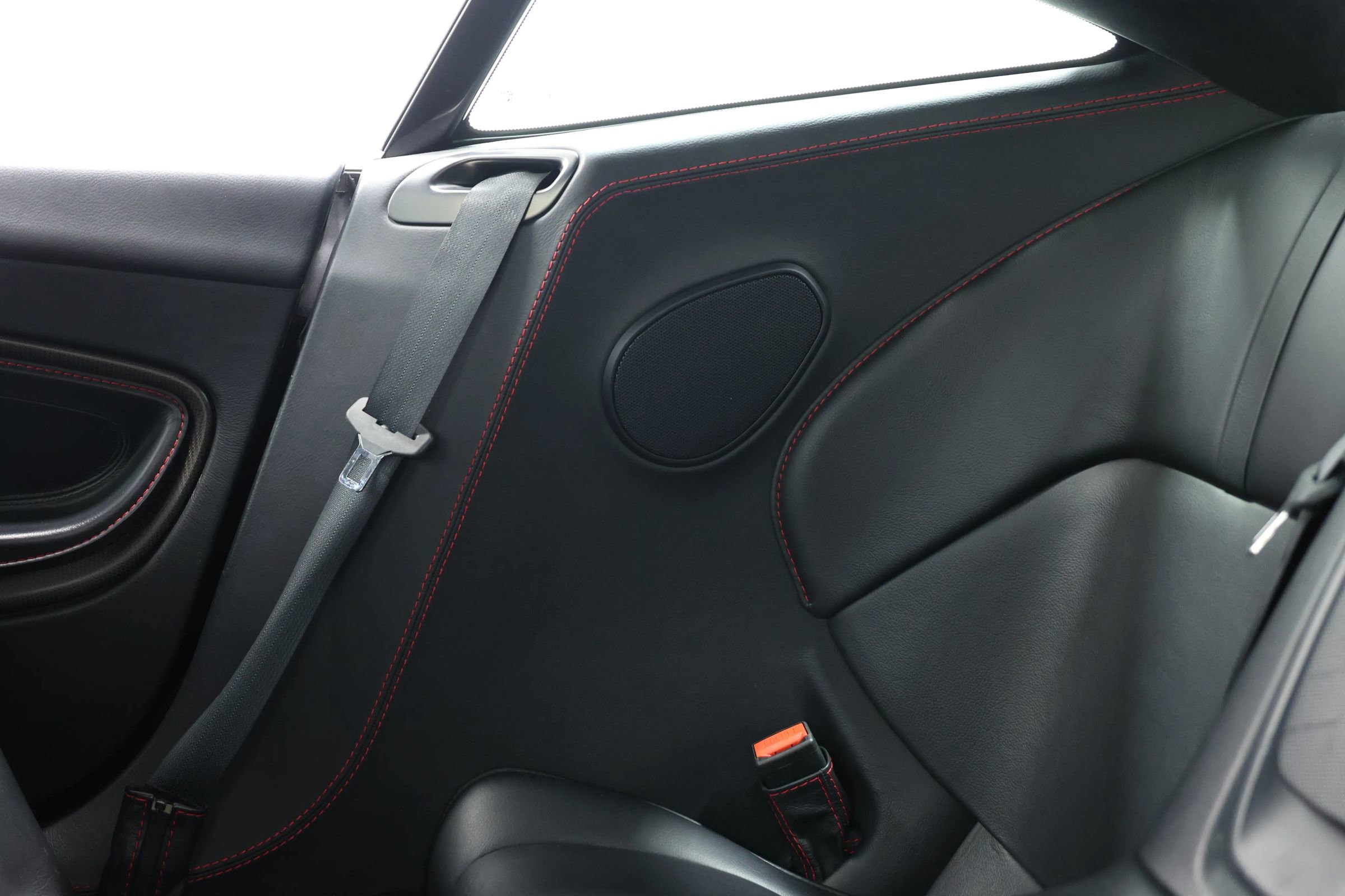 Used 2018 Aston Martin DB11 V12 image 45