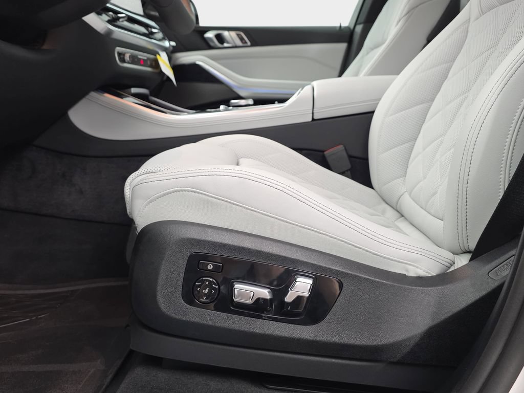 New 2026 BMW X5 xDrive50e w/ M Sport Package AWD/4WD image 28