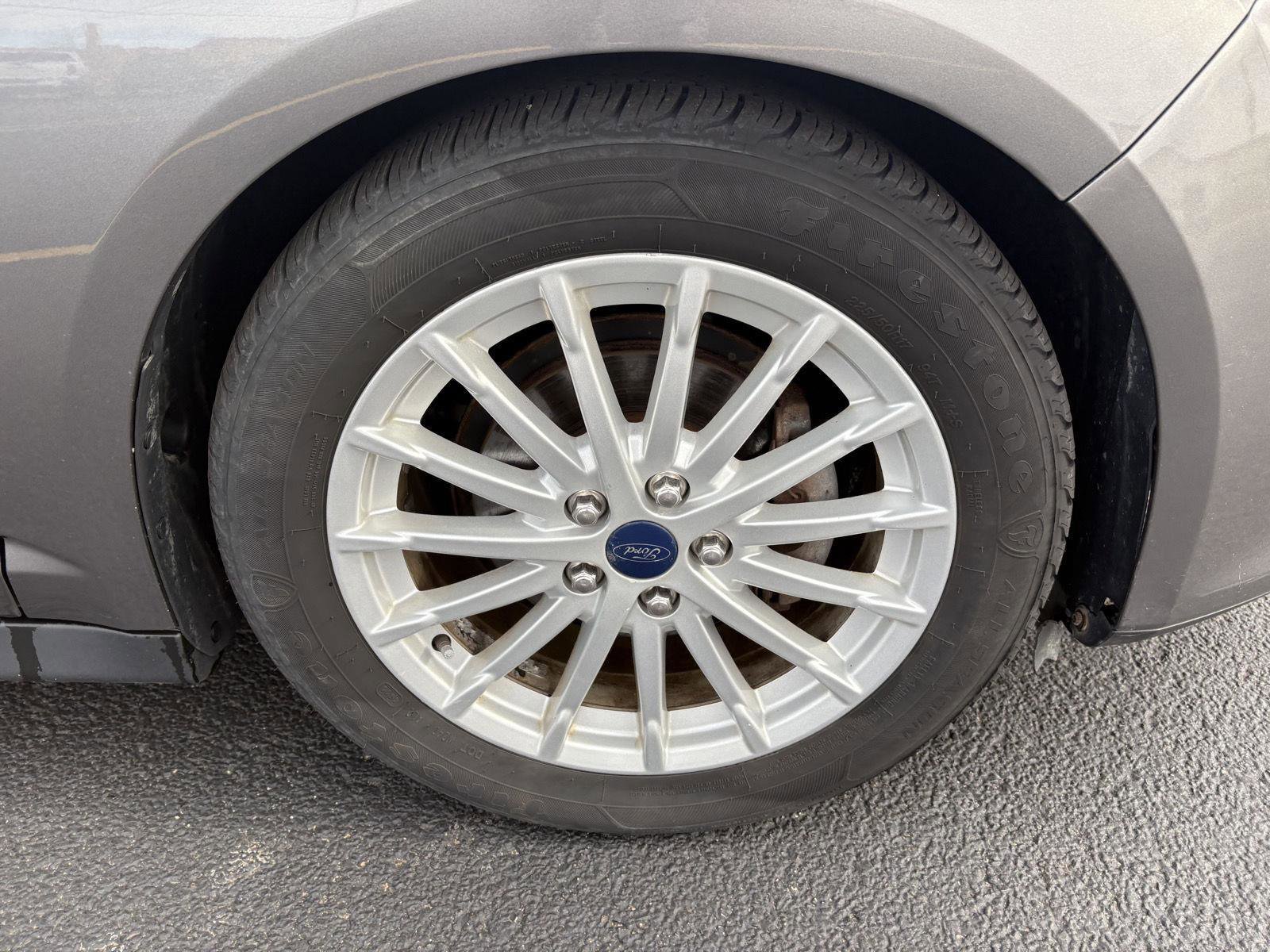 Used 2013 Ford C-MAX SEL FWD image 25